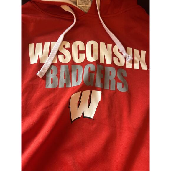 Wisconsin Badgers Hoodie Mens Small Red Long Sleeve Fleece Collegite Pullover - Picture 2 of 4